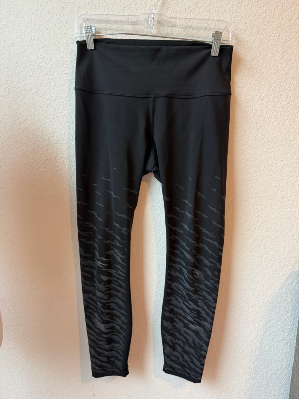 Lululemon 8 wunder Active Leggings with Pattern